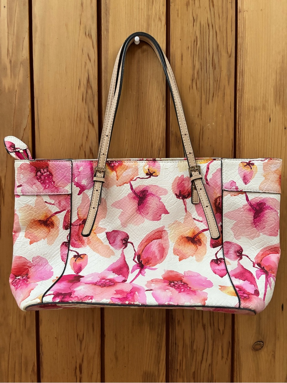 🌸 Stunning GUESS Watercolor Floral Small Tote 🌸 - Picture 2 of 4